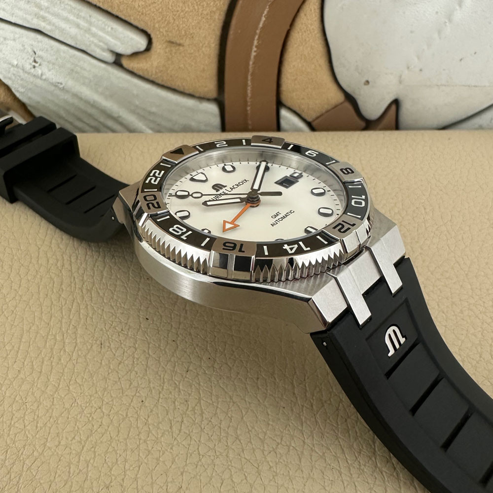 Maurice Lacroix Aikon Venturer GMT  AI 6158 12