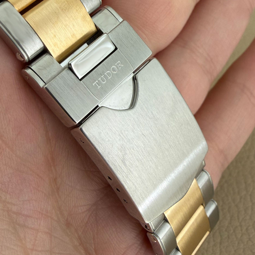 Tudor Black Bay Chrono 79363N 9