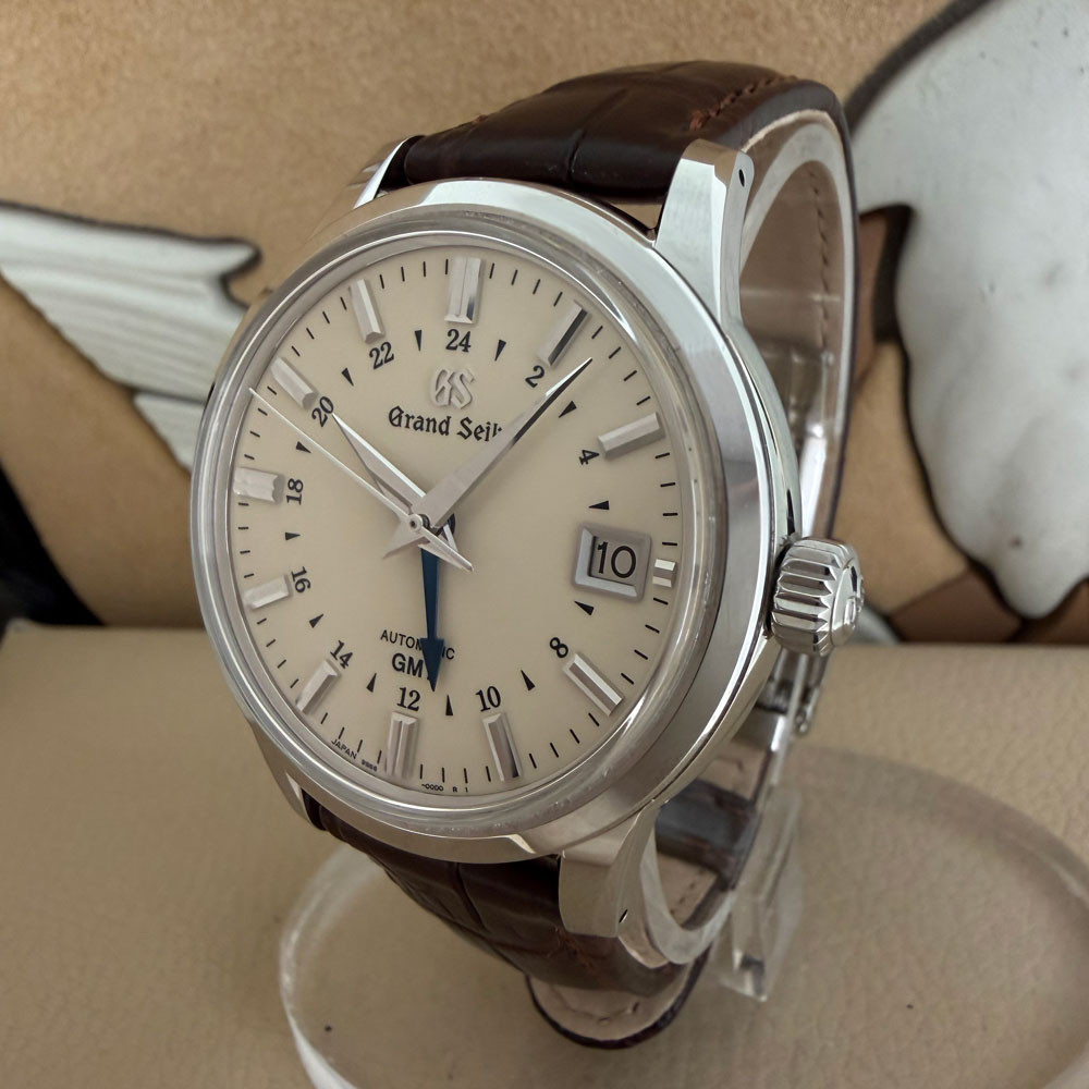 Grand Seiko Elegance Collection GMT SBGM221 2