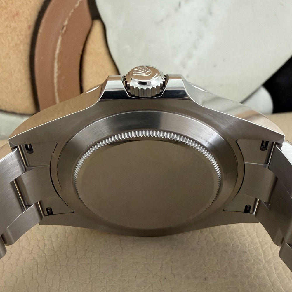 Rolex Explorer II 226570 8