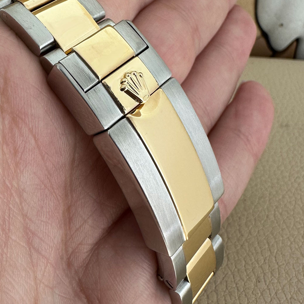 Rolex GMT-Master II 116713LN 9