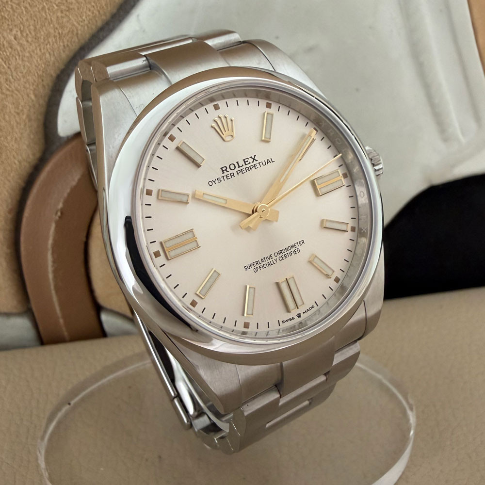 Rolex Oyster Perpetual 41 Silver 124300 3