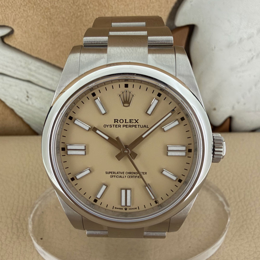 Rolex Oyster Perpetual 41 Beige 134300 0