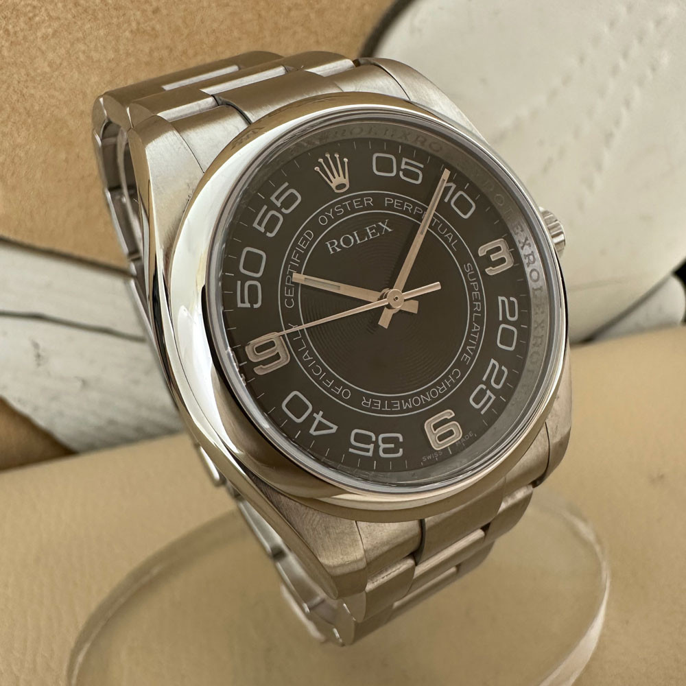 Rolex Oyster Perpetual 116000 2