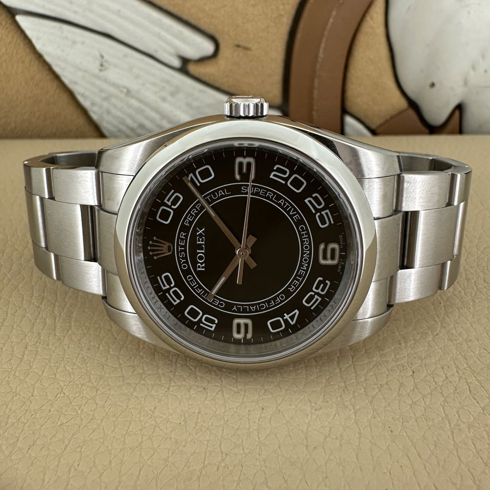 Rolex Oyster Perpetual 116000 6