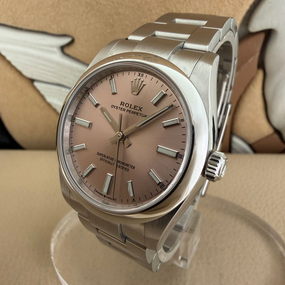 Rolex Oyster Perpetual 124200 2