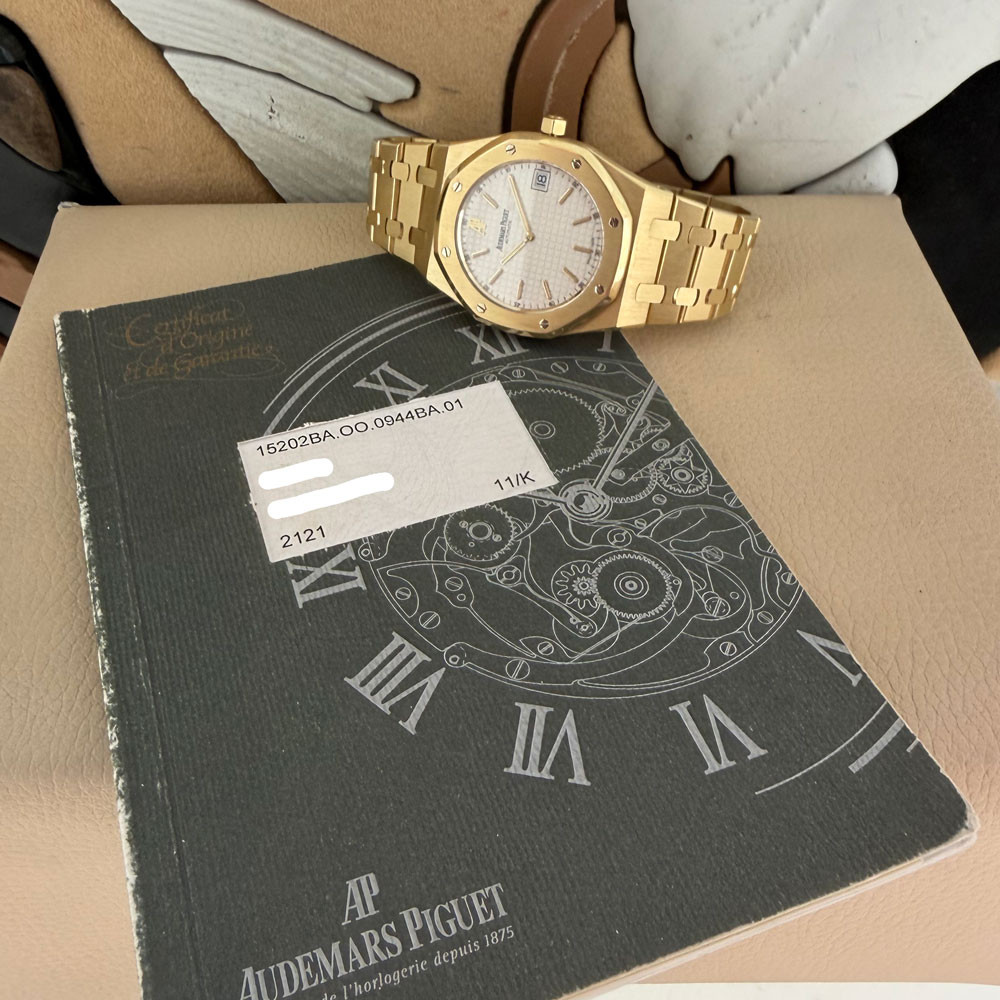 Audemars Piguet Royal Oak Jumbo 15202BA.OO.0944BA.01 1