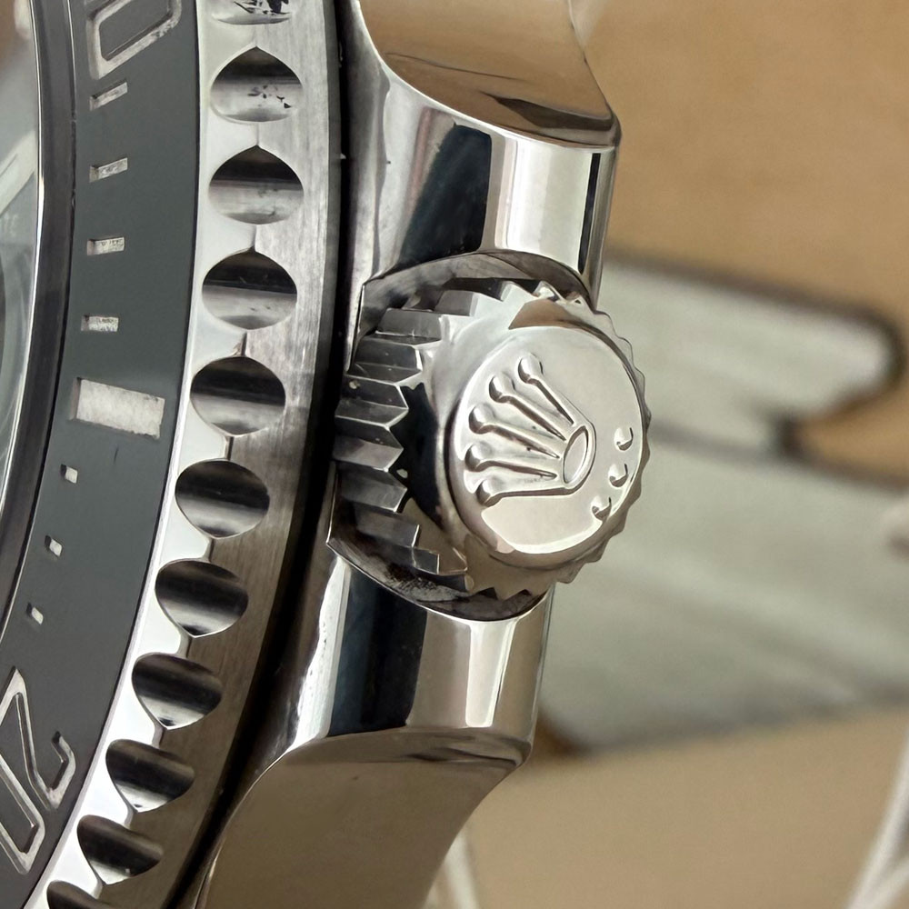 Rolex Sea-Dweller Red 50th 126600 4