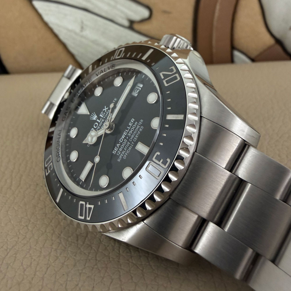 Rolex Sea-Dweller Deepsea 136660 14