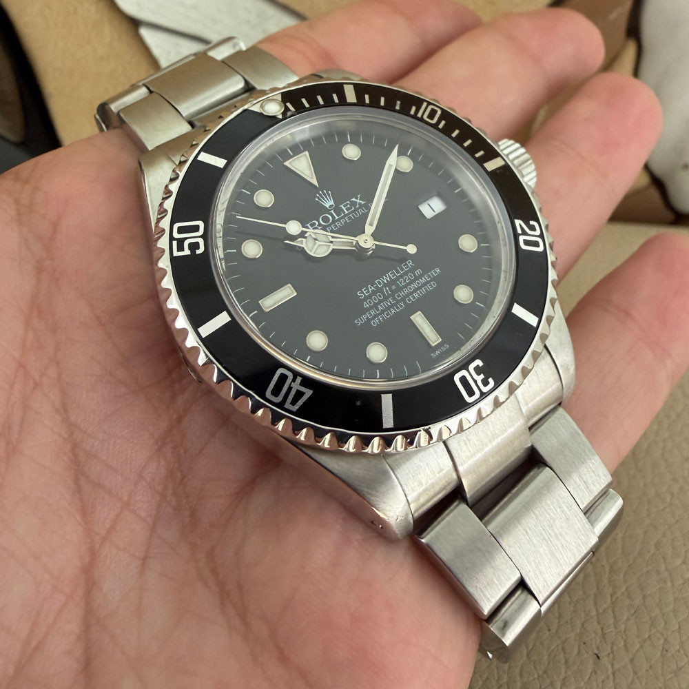 Rolex Sea-Dweller Swiss Only 16600 9