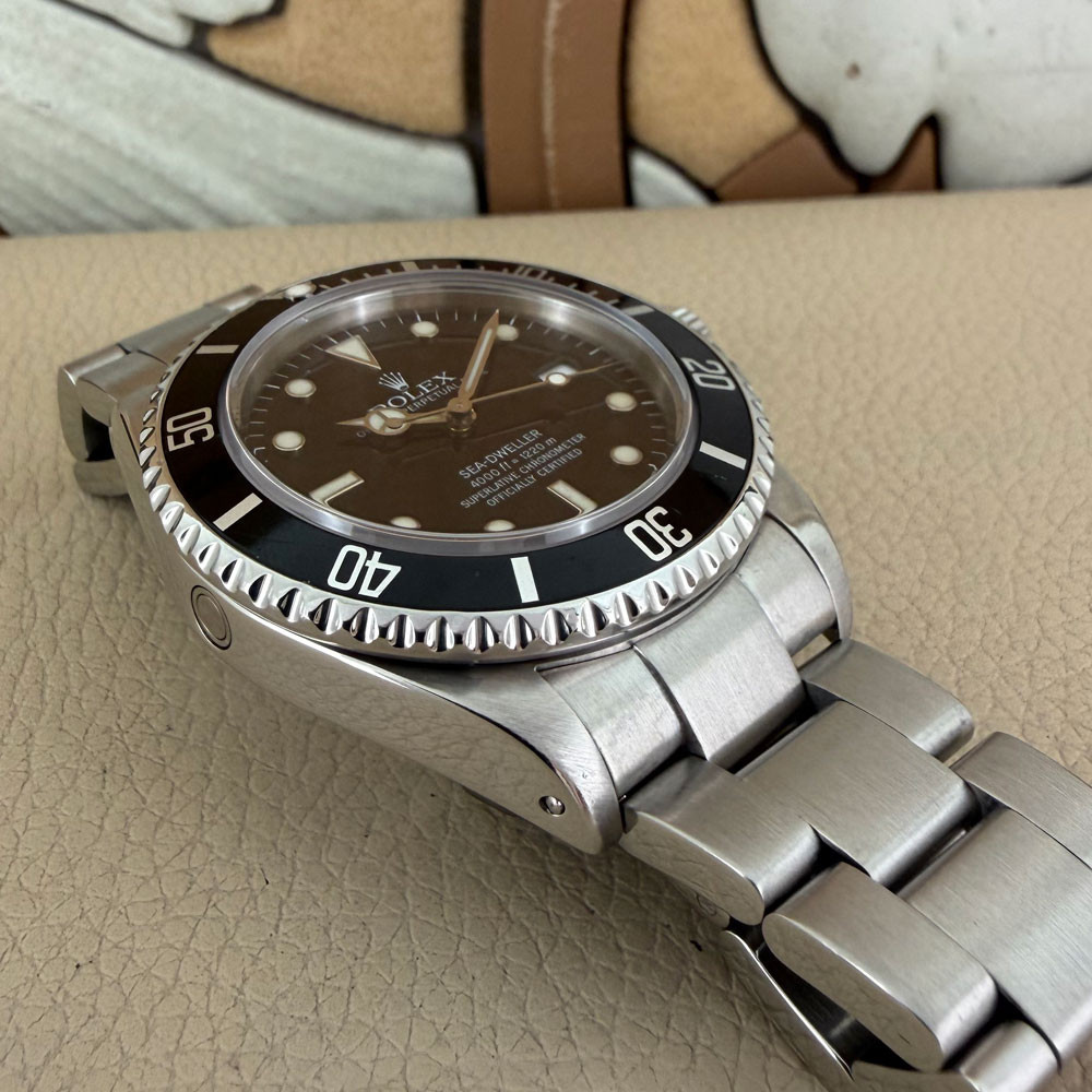 Rolex Sea-Dweller Swiss Only 16600 12