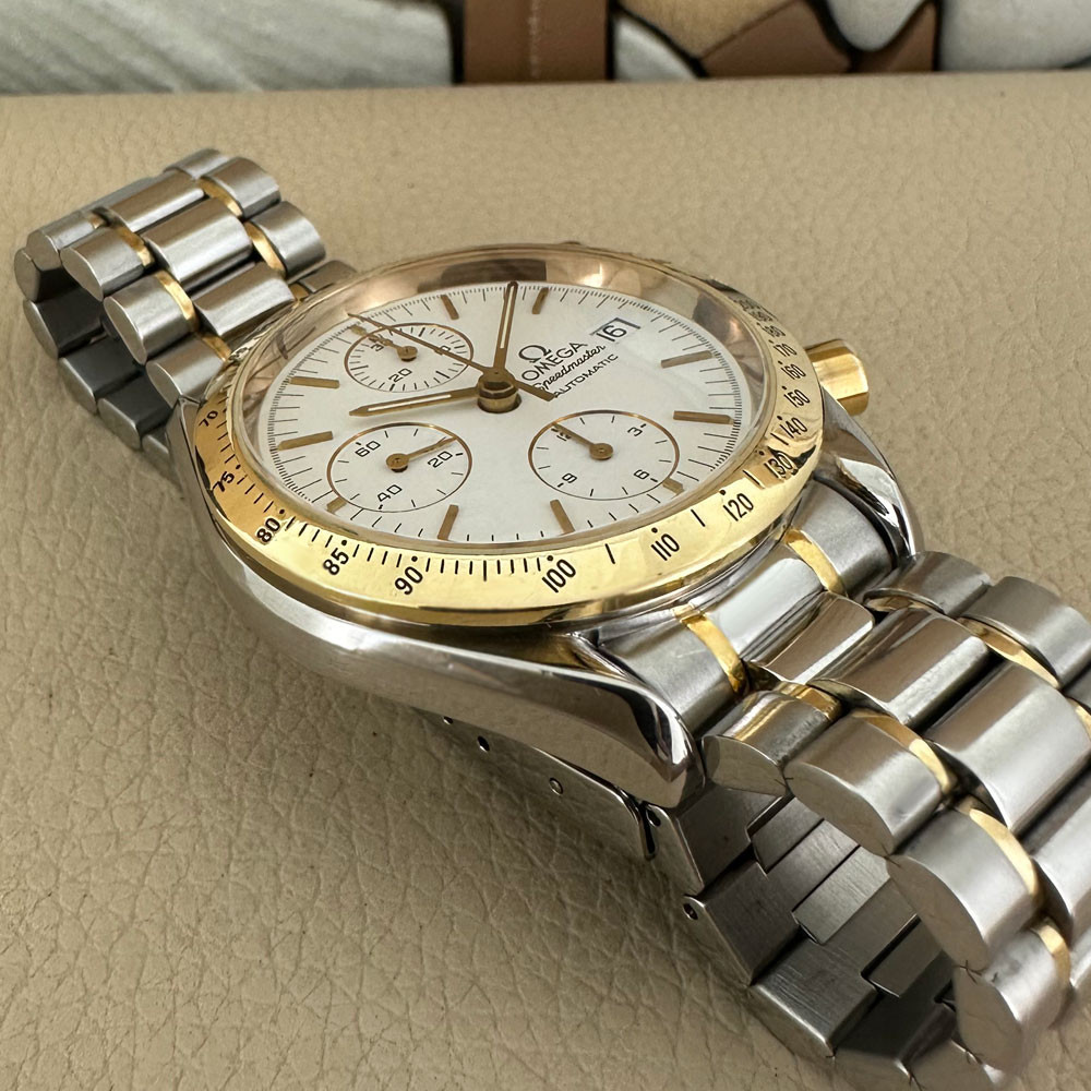 Omega Speedmaster Date 1750043 13