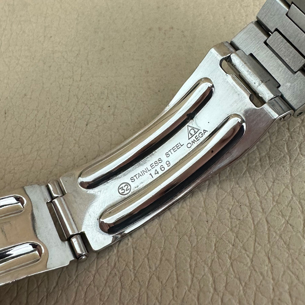 Omega Speedmaster Triple Calendar 1750044 10