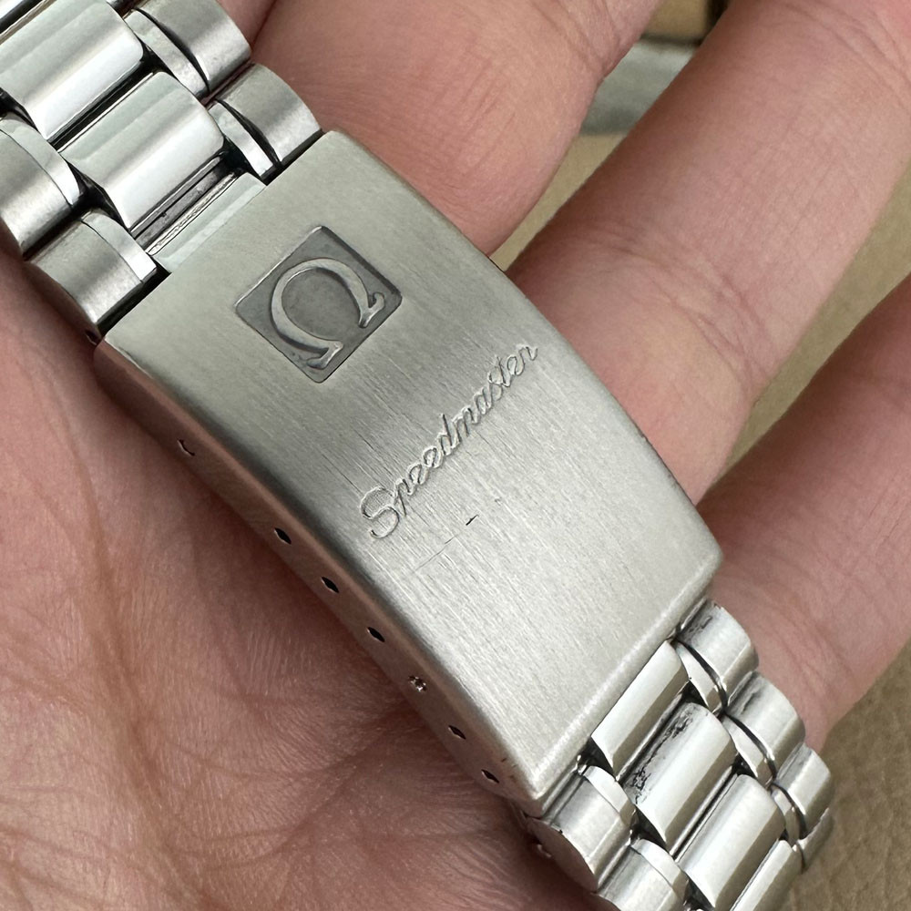 Omega Speedmaster Triple Calendar 1750044 8