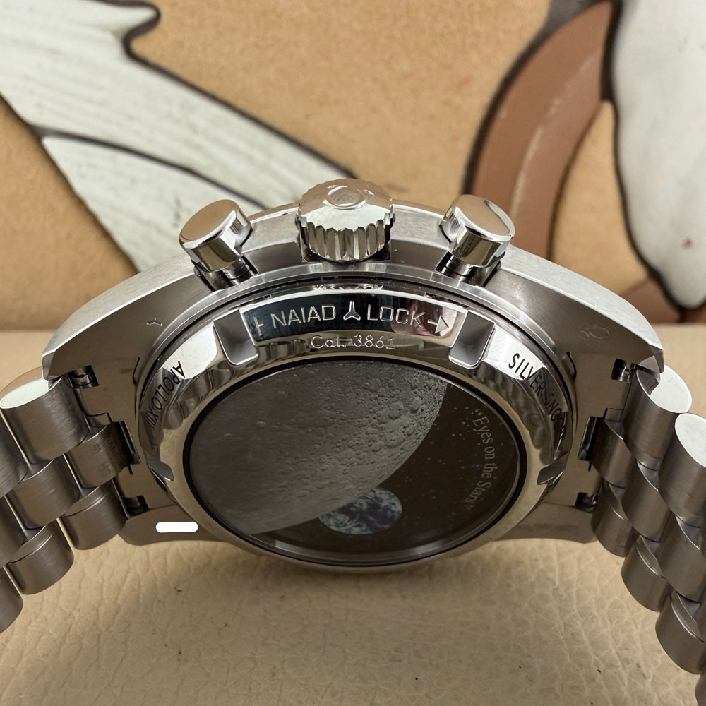 Omega Speedmaster Silver Snoopy Award 31032425002001 10