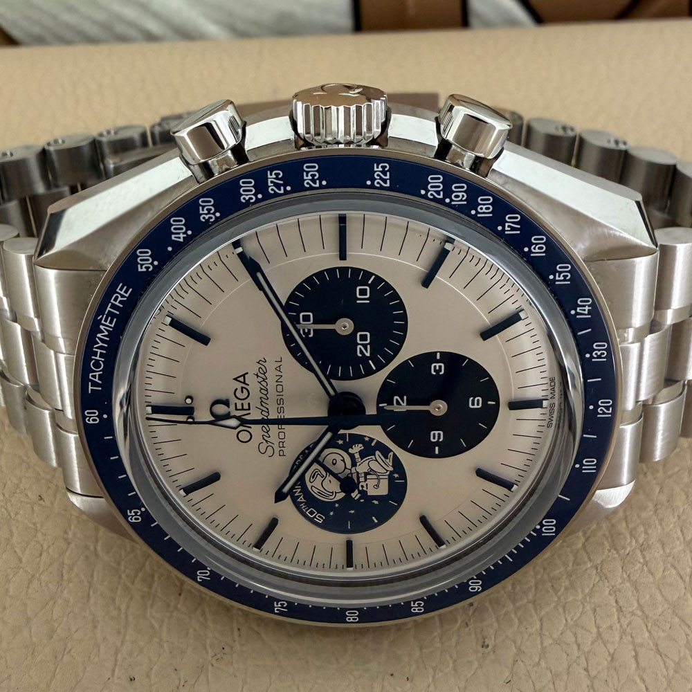 Omega Speedmaster Silver Snoopy Award 31032425002001 17