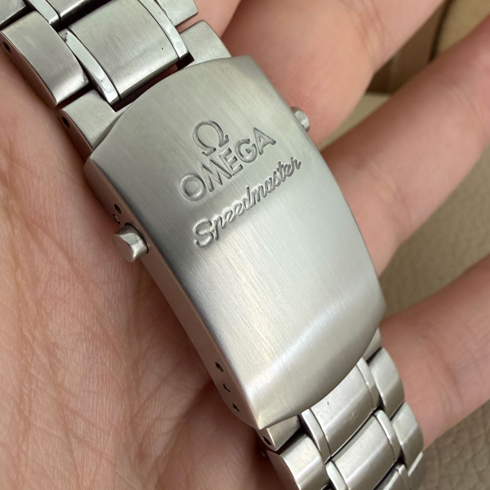 Omega Speedmaster Date 32113100 9