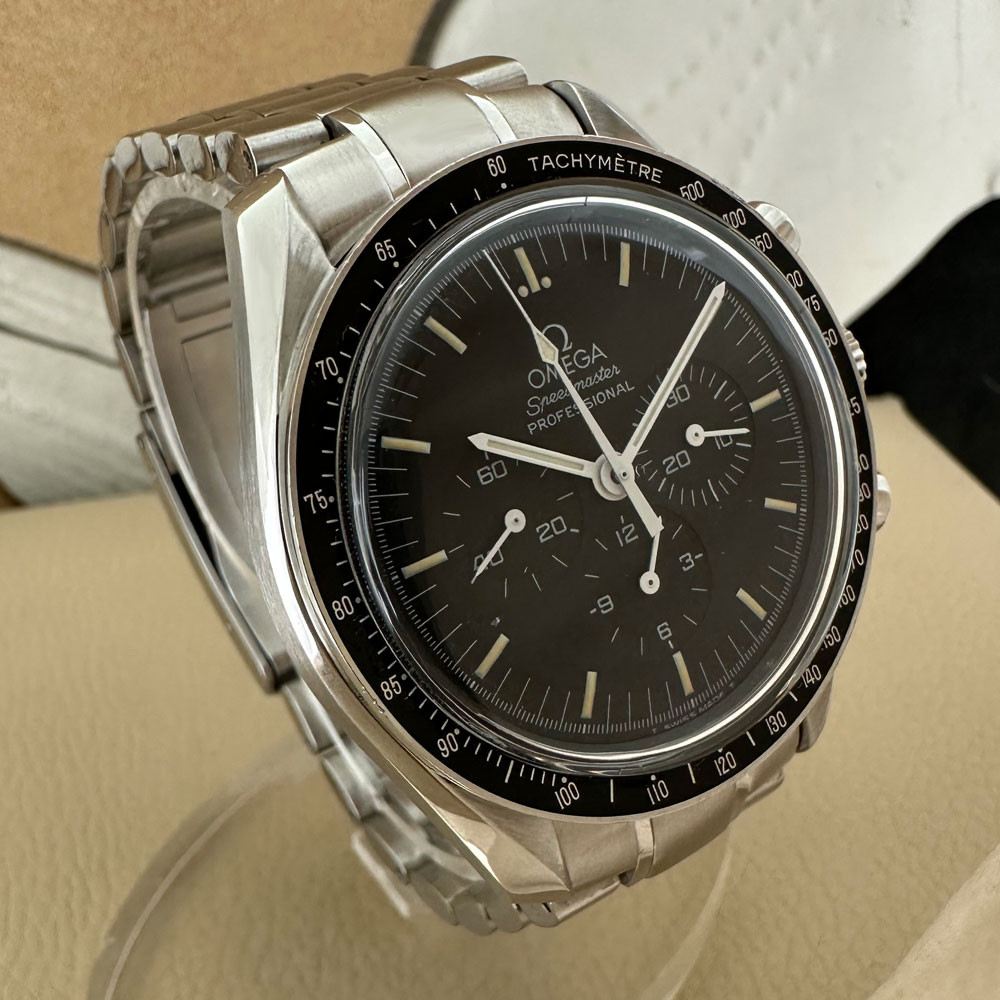 Omega Speedmaster Moonwatch Tritium Dial 1450022 2
