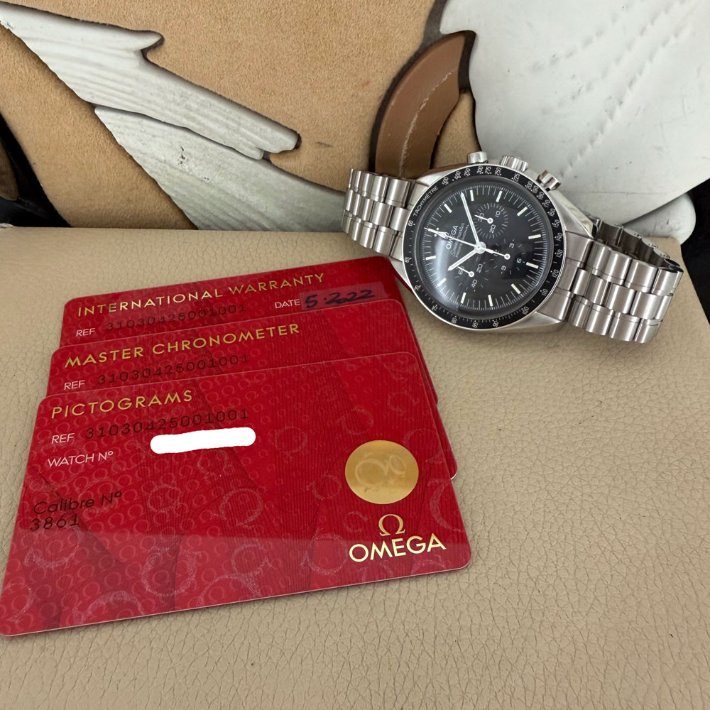Omega Speedmaster Moonwatch Co  Axial 31030425001001 1