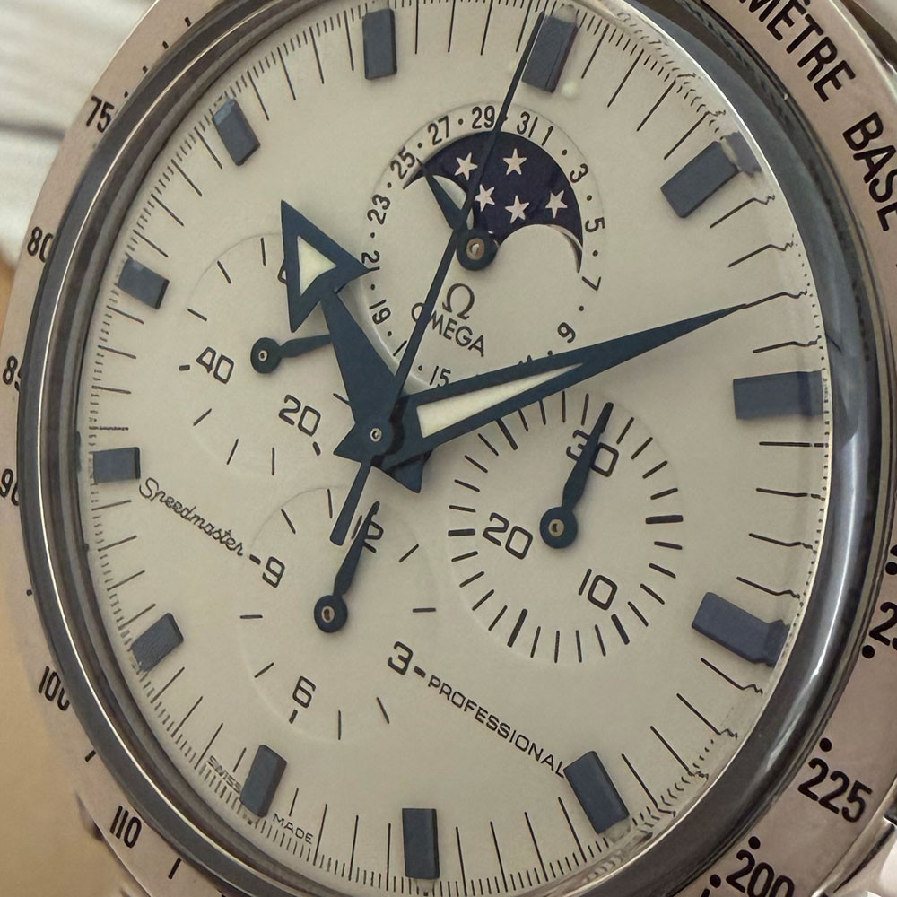 Omega Speedmaster Moonwatch Broad Arrow Moonphase 35752000 4
