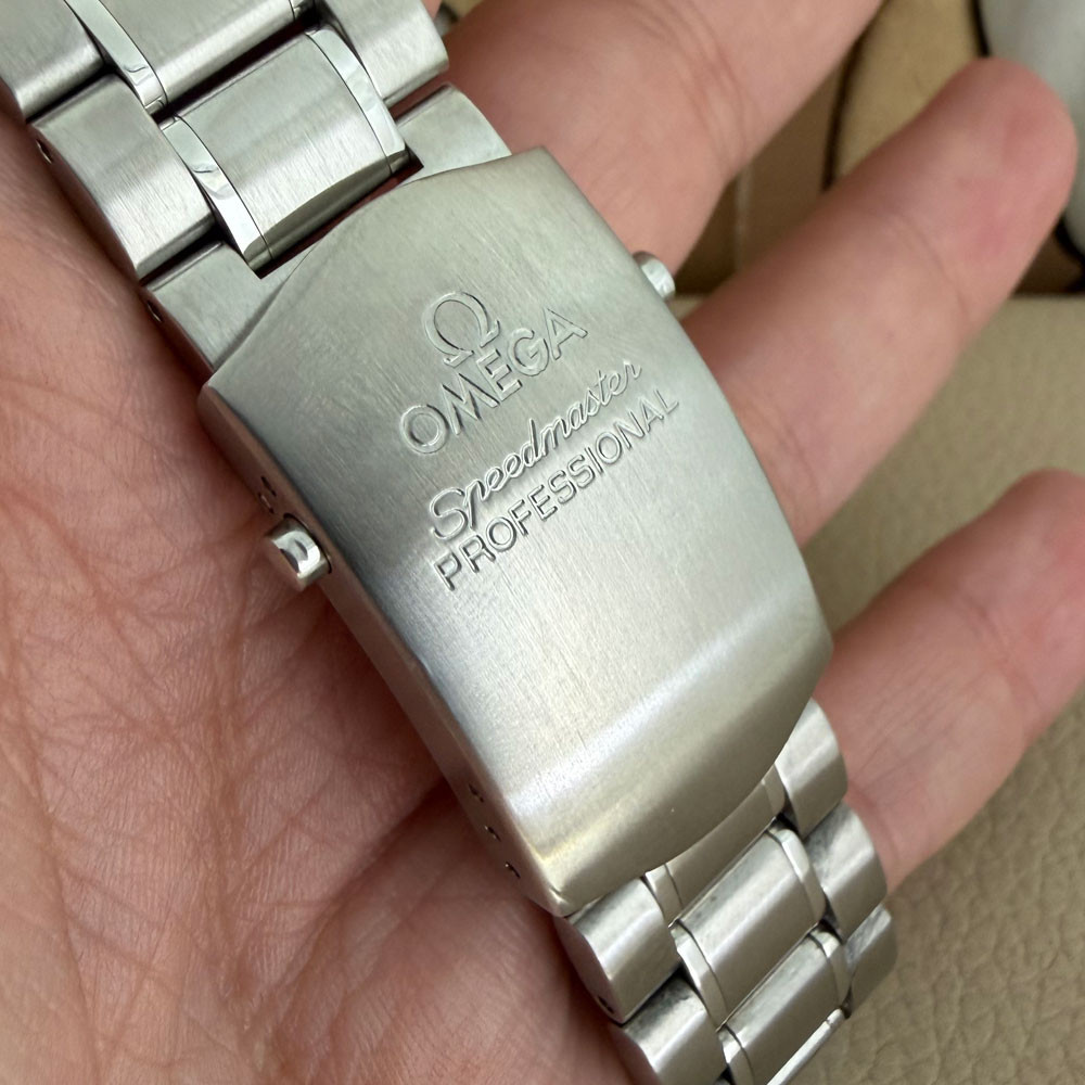 Omega Speedmaster Moonwatch Broad Arrow Moonphase 35752000 8