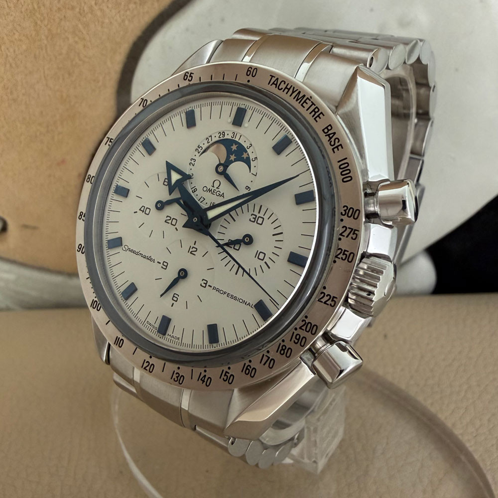 Omega Speedmaster Moonwatch Broad Arrow Moonphase 35752000 1
