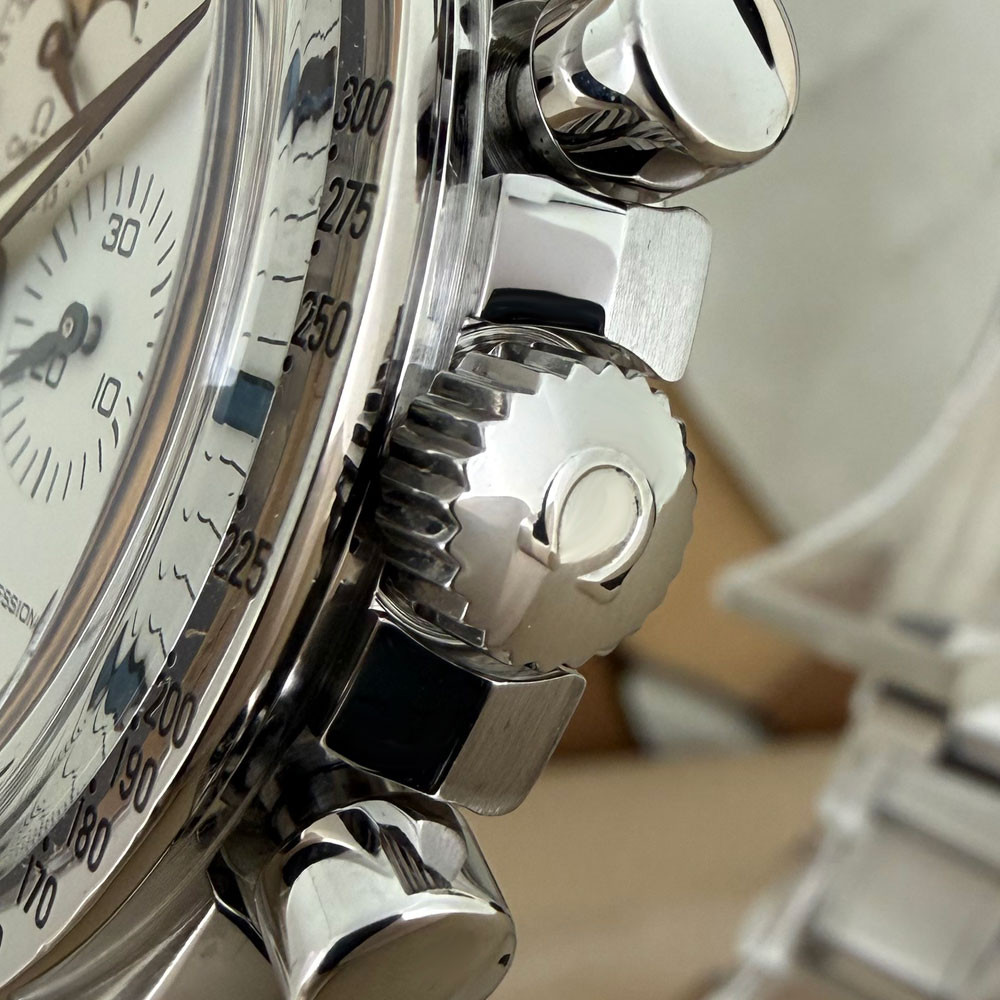 Omega Speedmaster Moonwatch Broad Arrow Moonphase 35752000 3