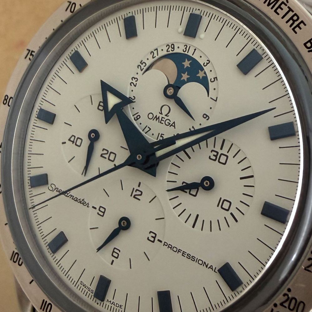 Omega Speedmaster Moonwatch Broad Arrow Moonphase 35752000 4