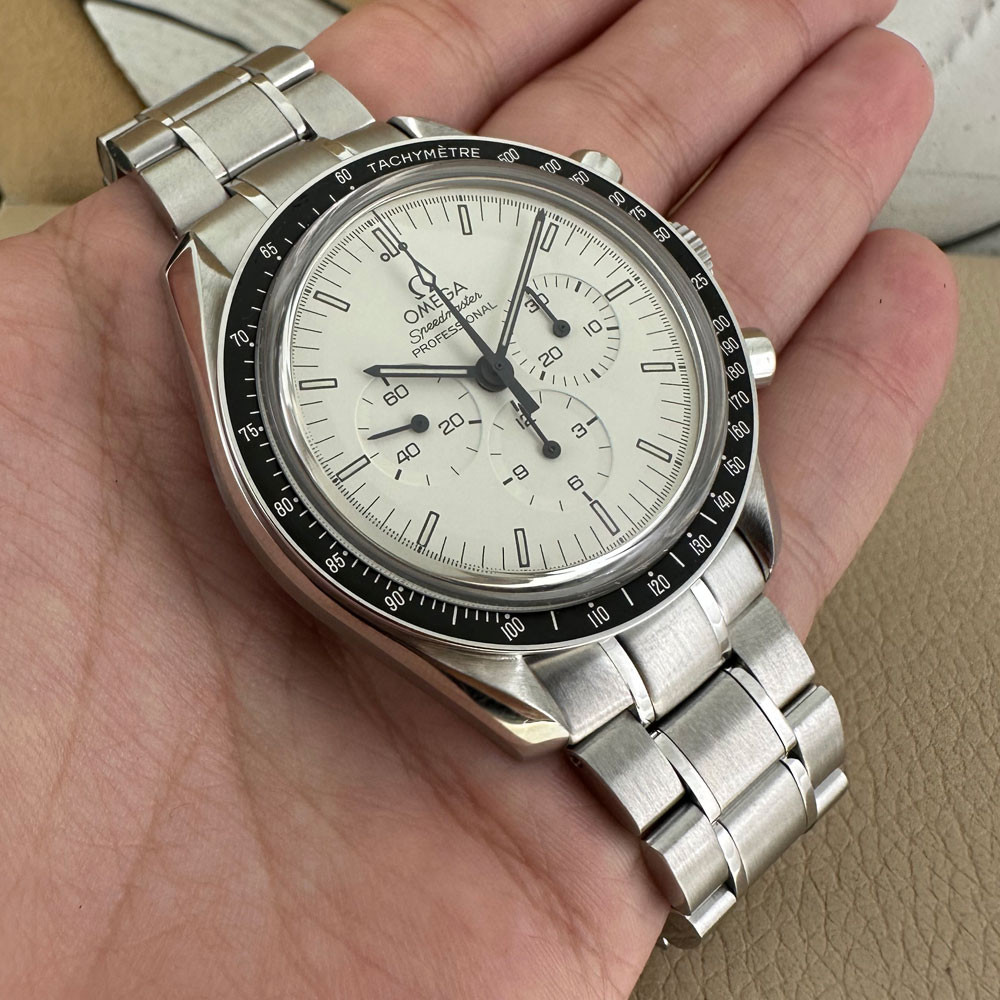 Omega Speedmaster Moonwatch Albino Limited Edition 35932000 11