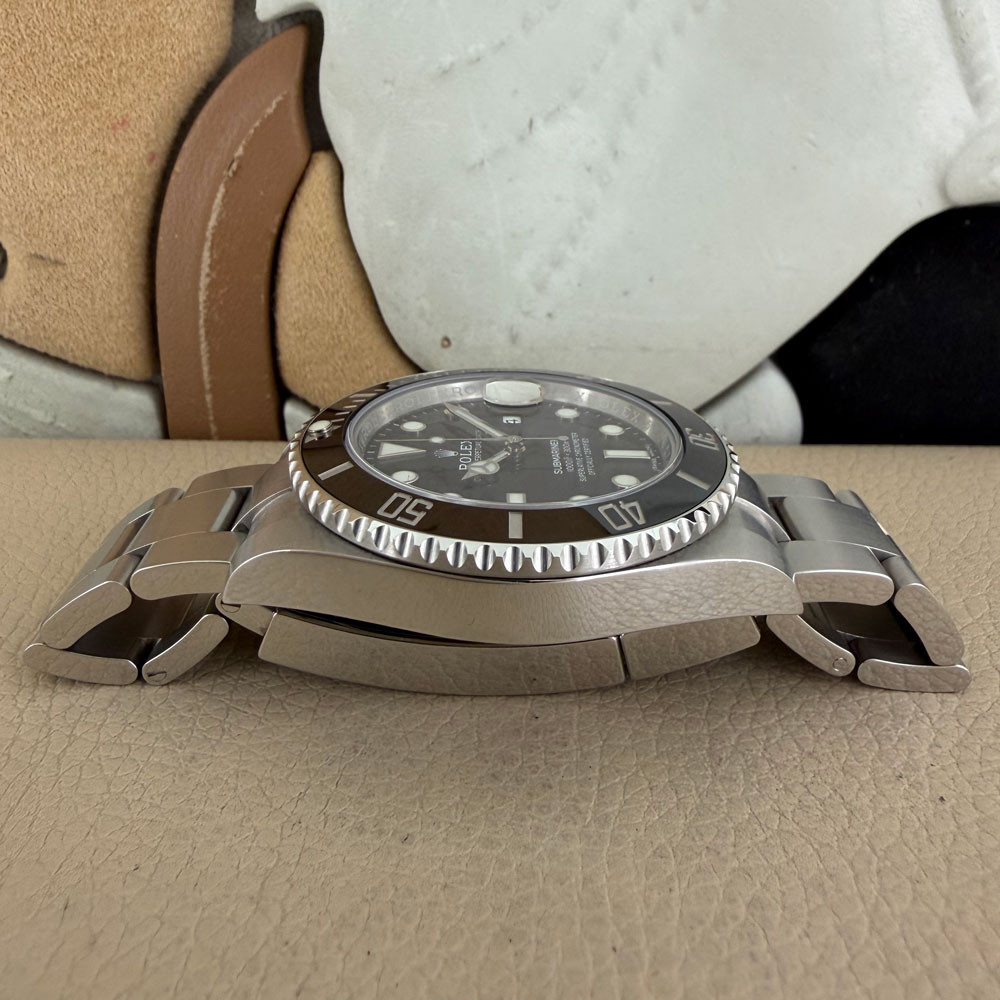 Rolex Submariner 116610LN 12